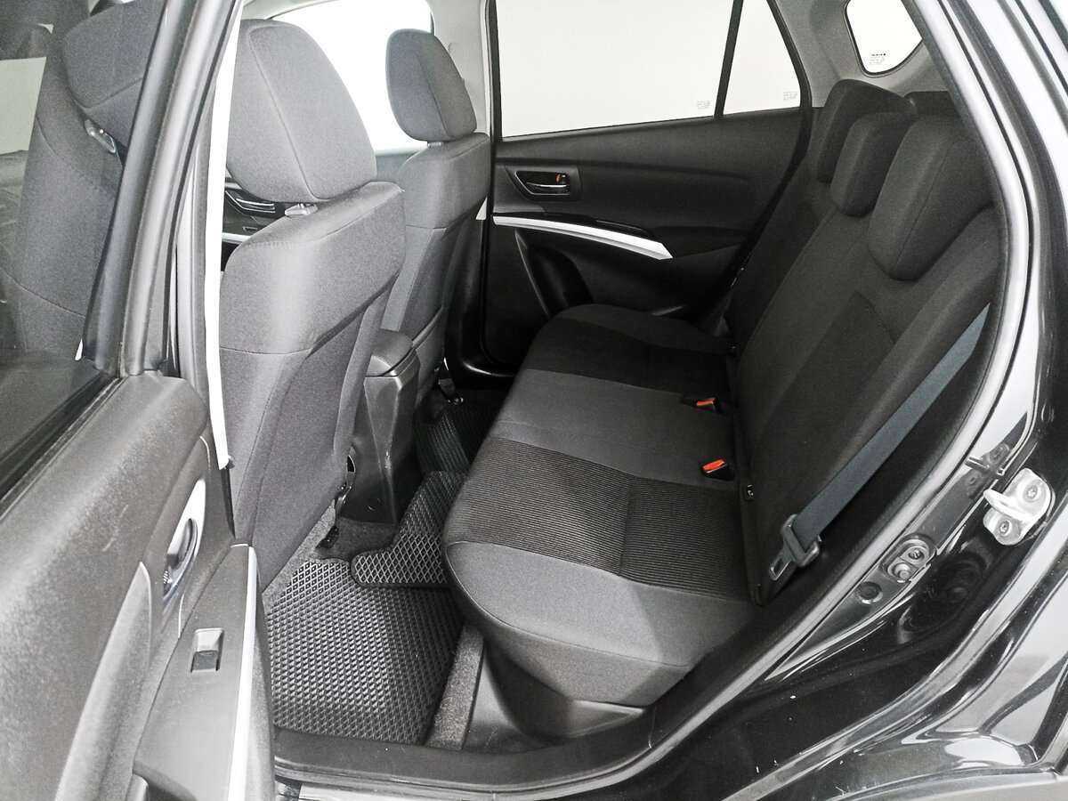 Купить Suzuki SX4 с пробегом. Фото: #9