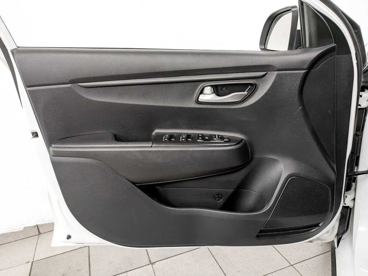 Купить Kia Rio с пробегом. Фото: #17