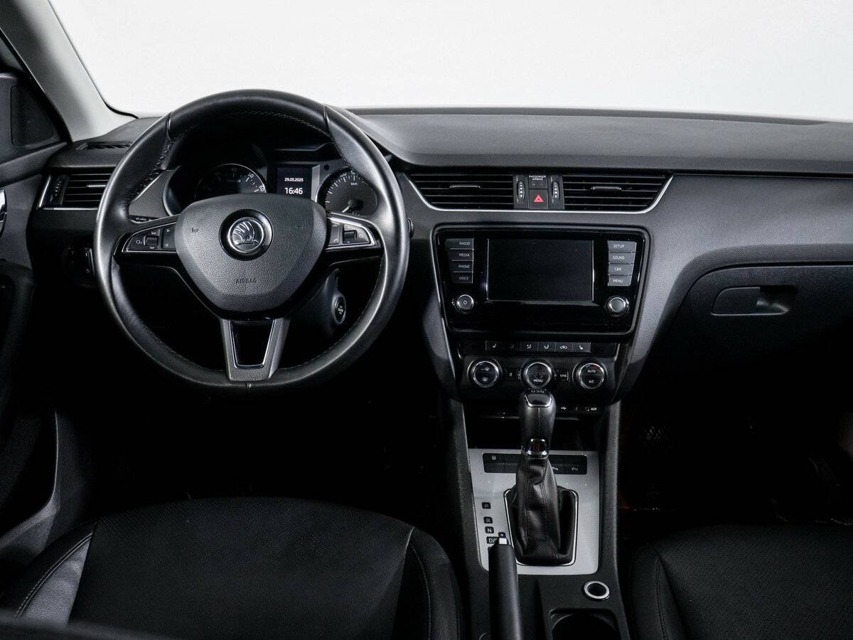 Купить Skoda Octavia с пробегом. Фото: #11