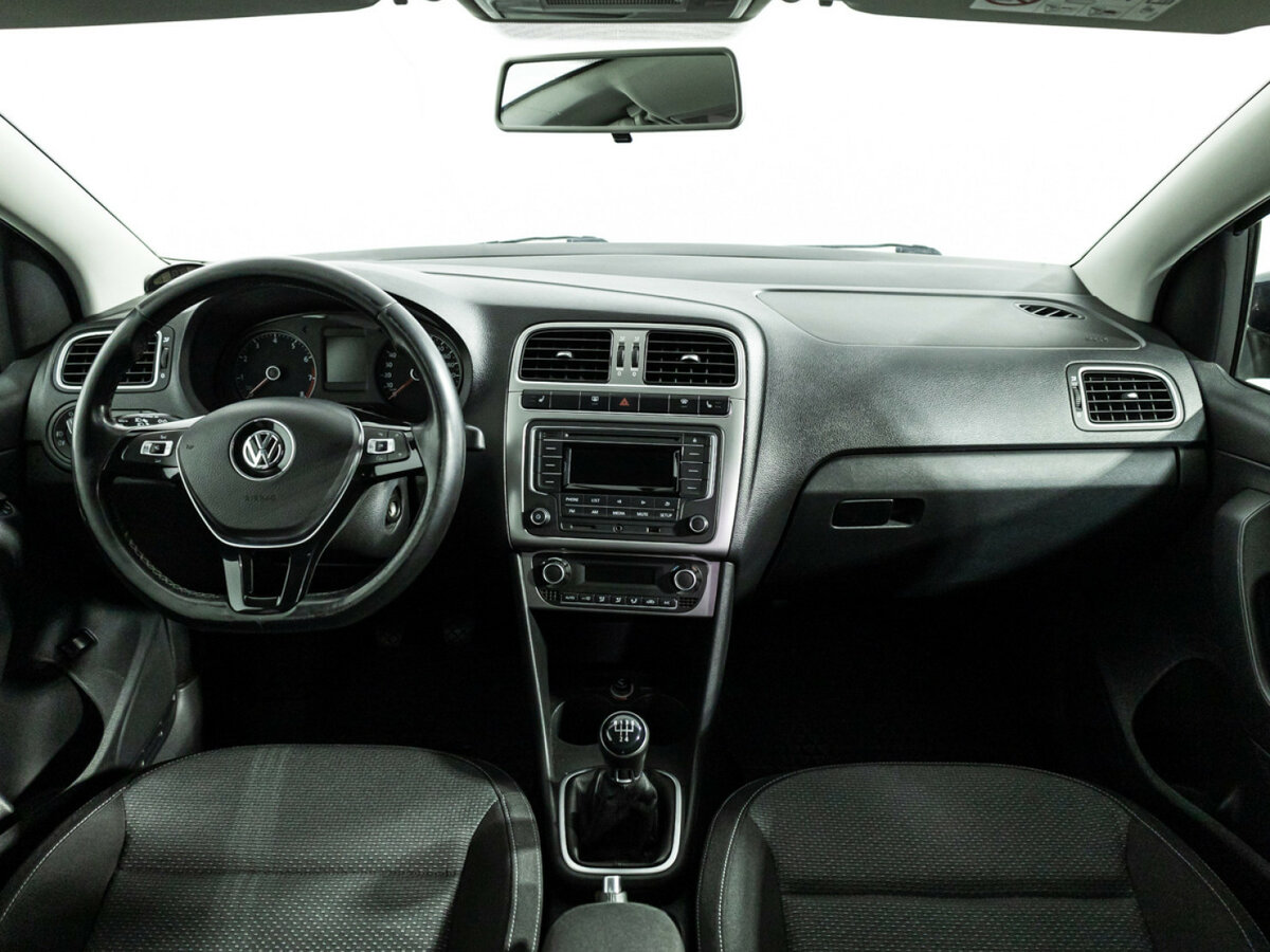 Купить Volkswagen Polo с пробегом. Фото: #12