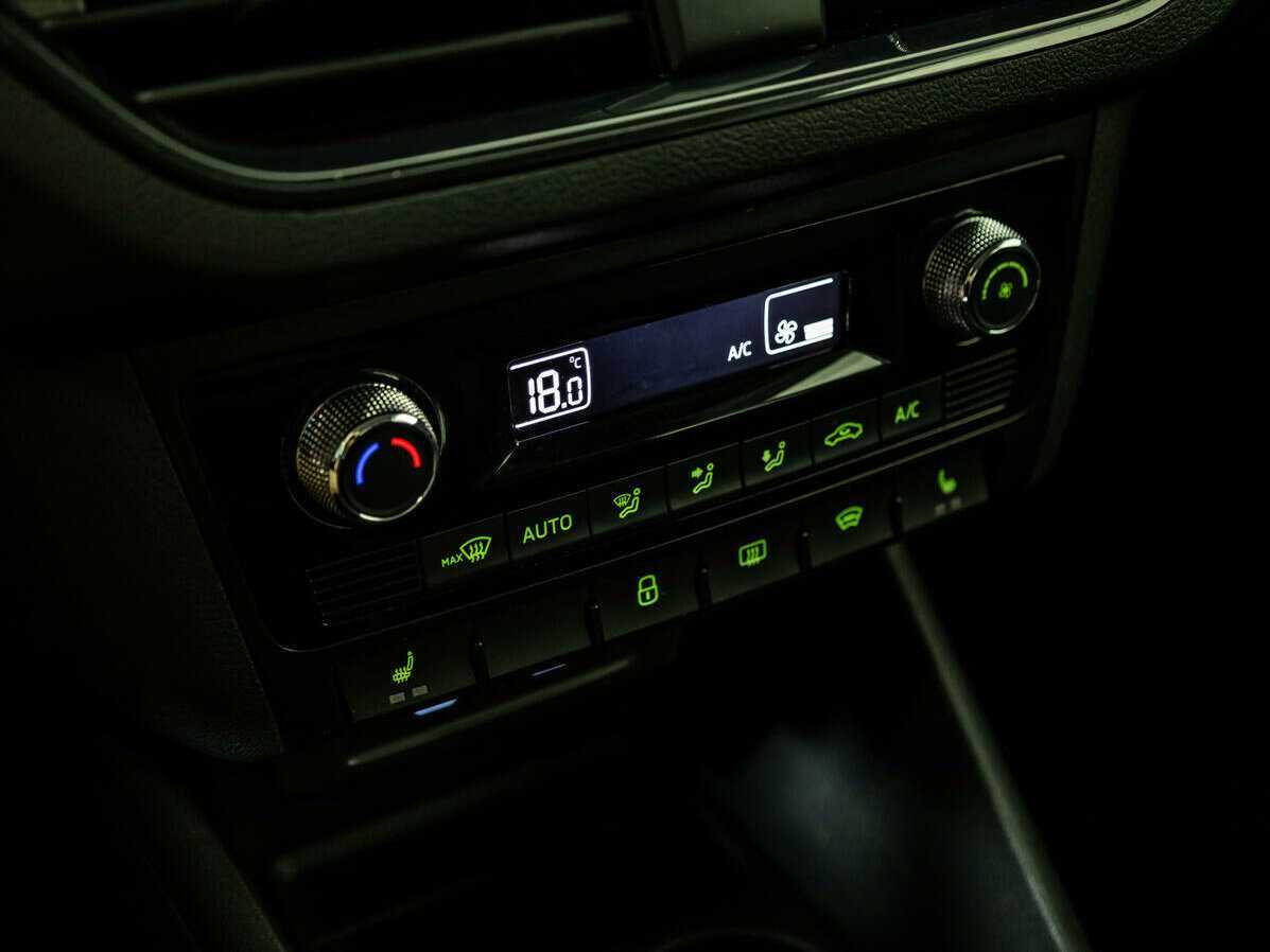 Купить Skoda Rapid с пробегом. Фото: #15