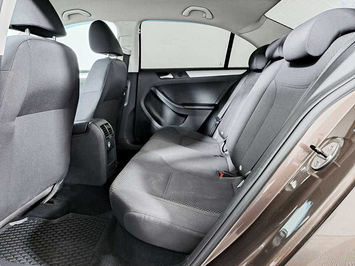 Купить Volkswagen Jetta с пробегом. Фото: #9
