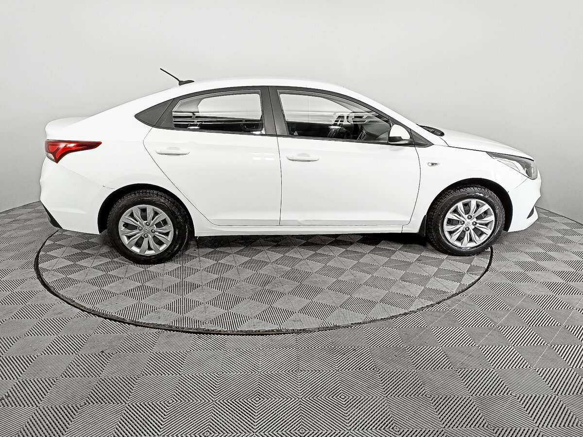 Купить Hyundai Solaris с пробегом. Фото: #3