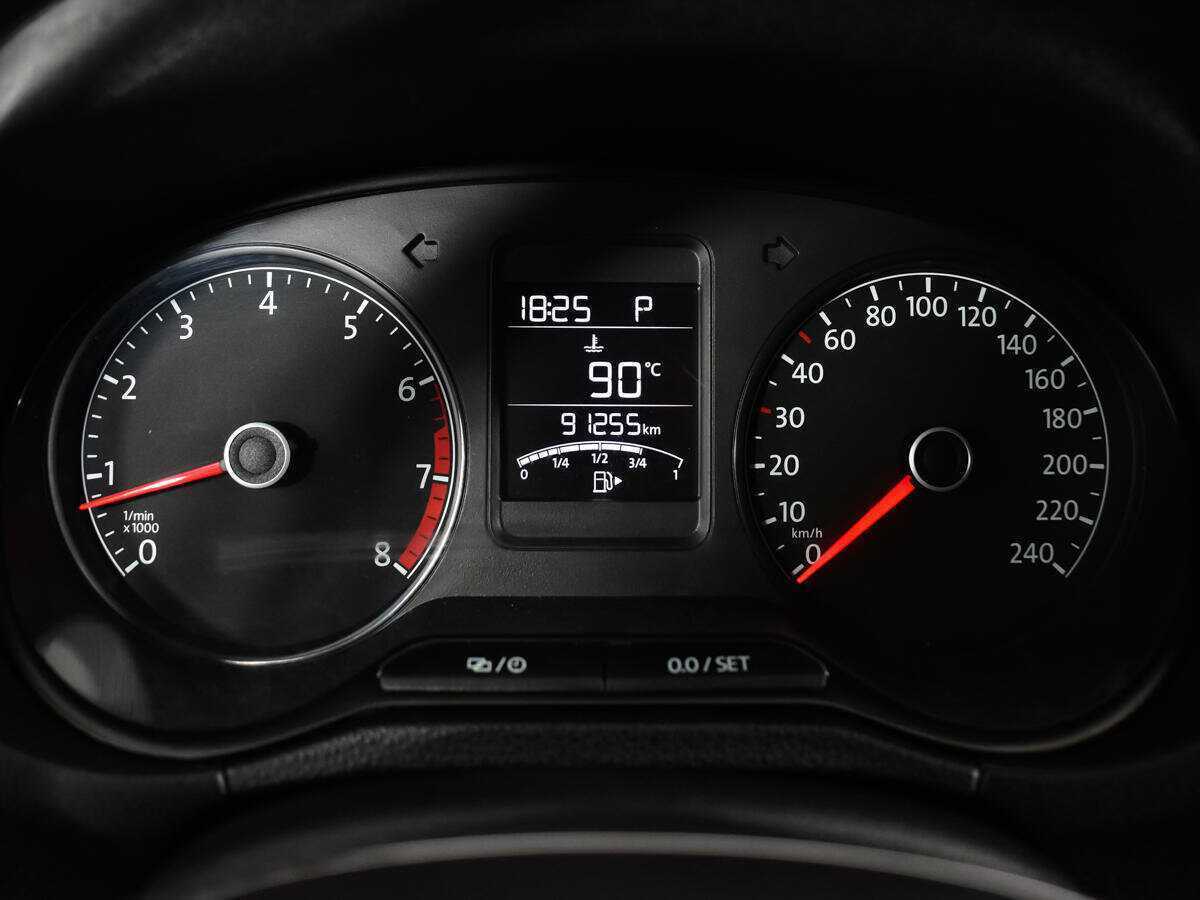 Купить Volkswagen Polo с пробегом. Фото: #6