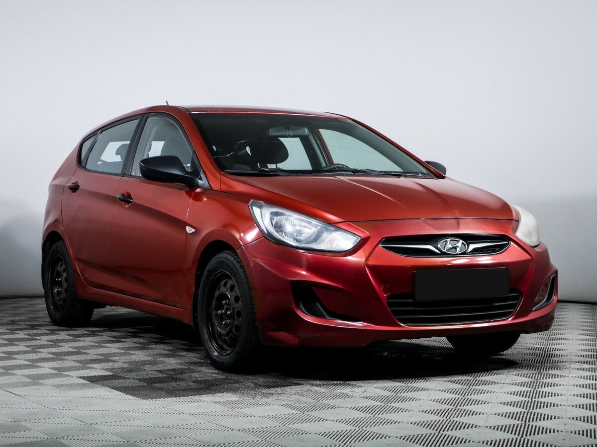 Купить Hyundai Solaris с пробегом. Фото: #2