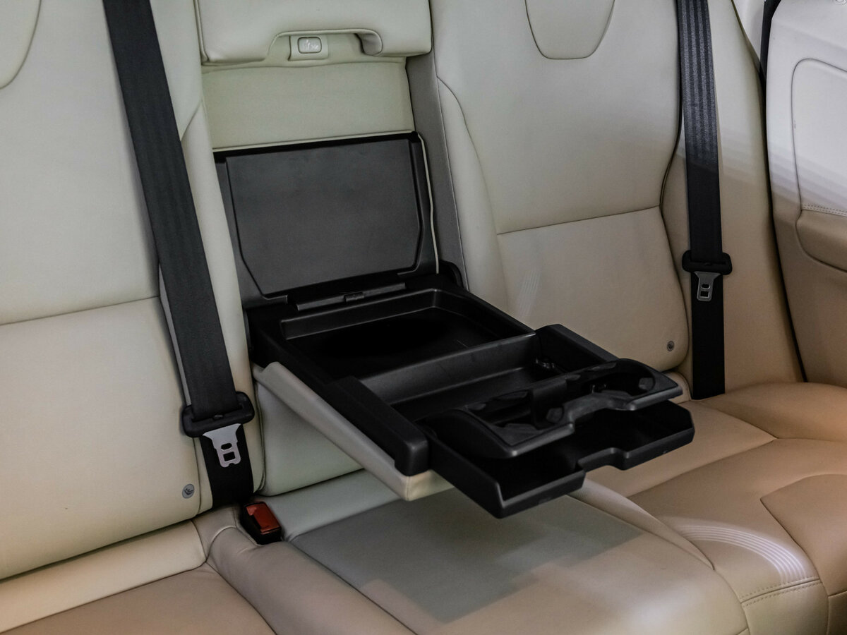 Купить Volvo XC60 с пробегом. Фото: #14