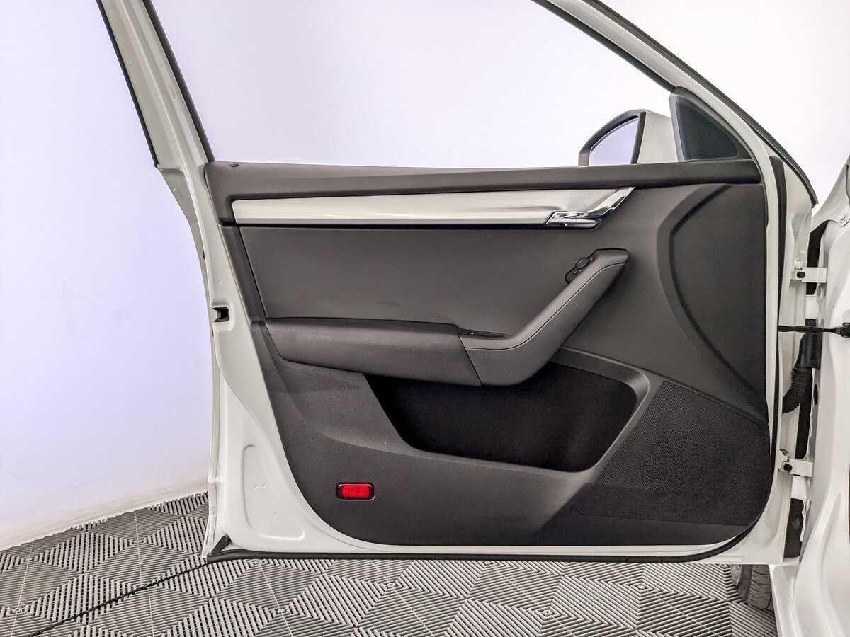 Купить Skoda Octavia с пробегом. Фото: #18