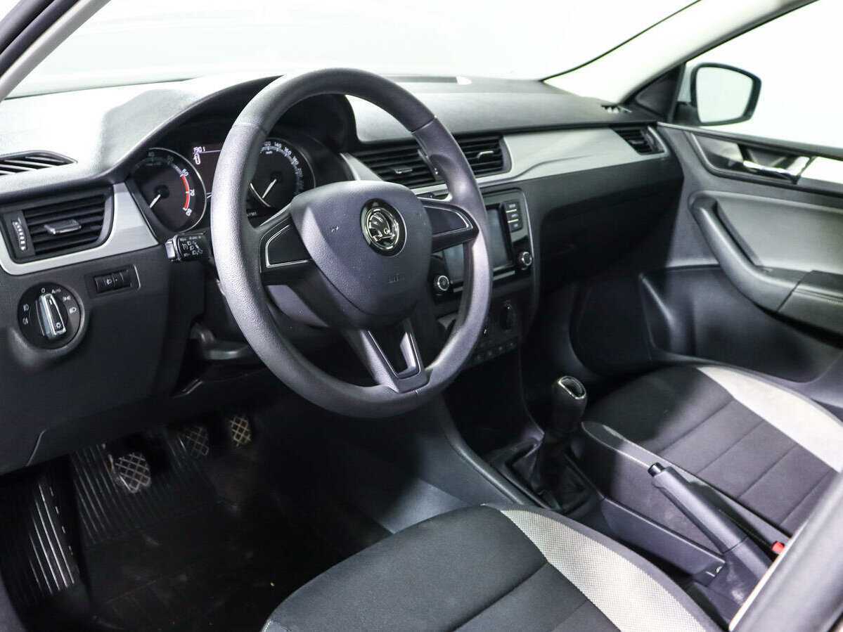 Купить Skoda Rapid с пробегом. Фото: #11
