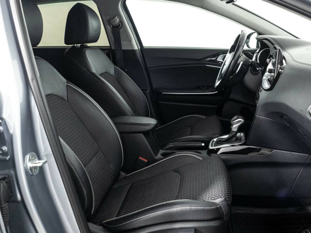 Купить Kia Ceed с пробегом. Фото: #15