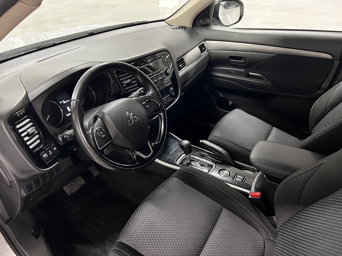 Купить Mitsubishi Outlander с пробегом. Фото: #15