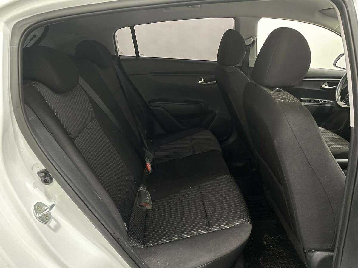 Купить Kia Rio с пробегом. Фото: #10