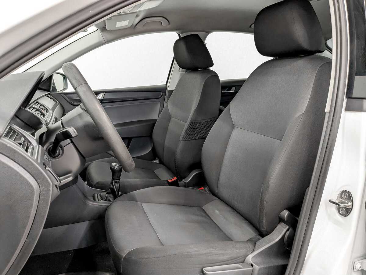 Купить Skoda Rapid с пробегом. Фото: #19