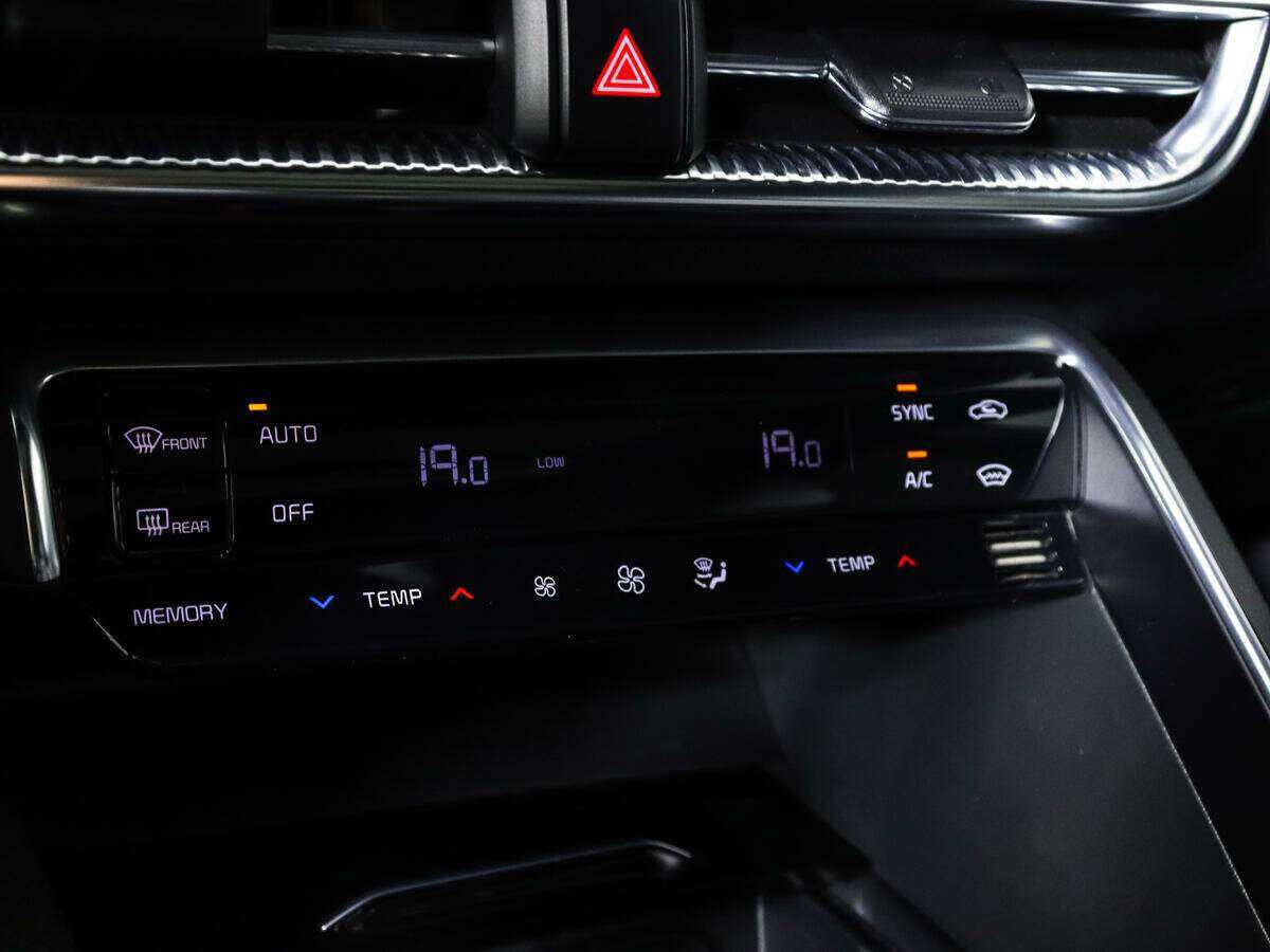 Купить Kia K5 с пробегом. Фото: #16