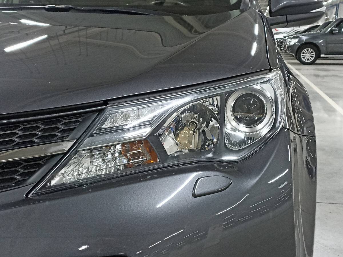 Купить Toyota RAV4 с пробегом. Фото: #16