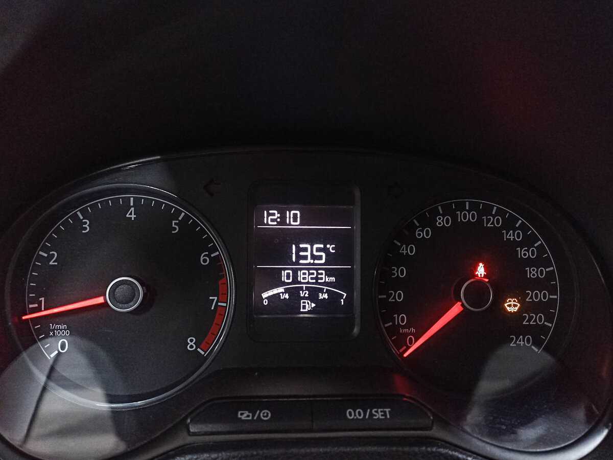 Купить Volkswagen Polo с пробегом. Фото: #11