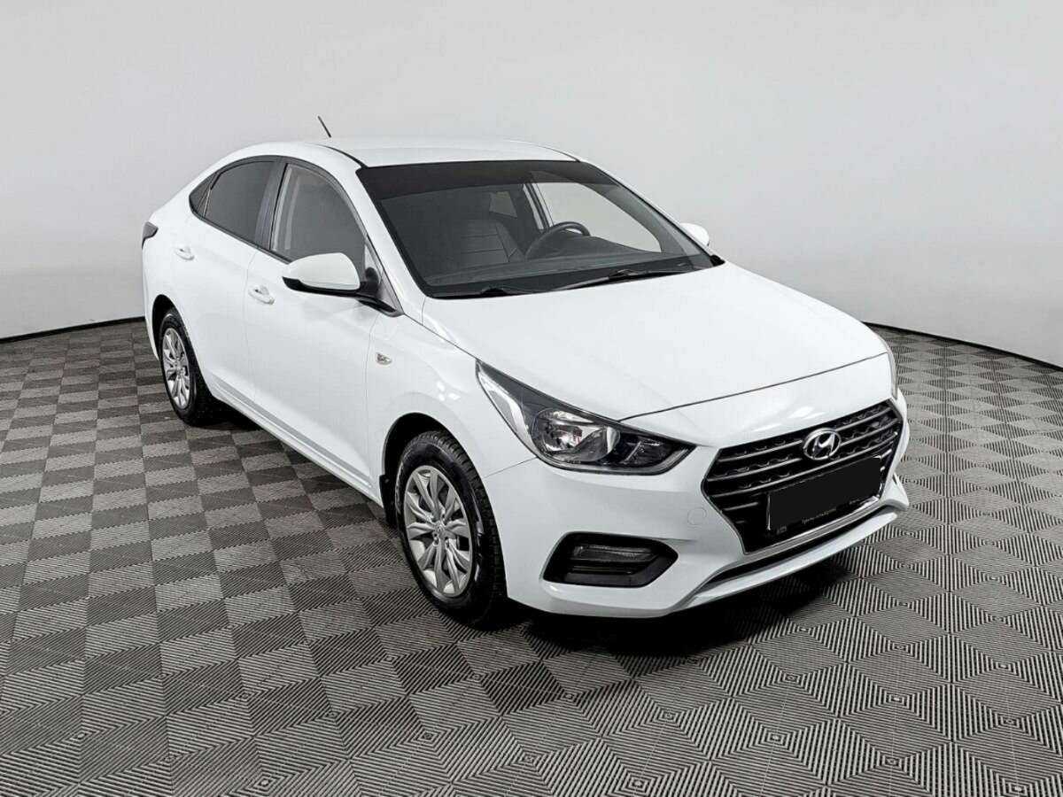 Купить Hyundai Solaris с пробегом. Фото: #2
