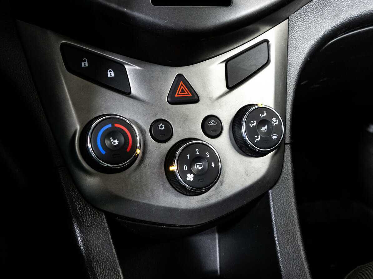 Купить Chevrolet Aveo с пробегом. Фото: #12