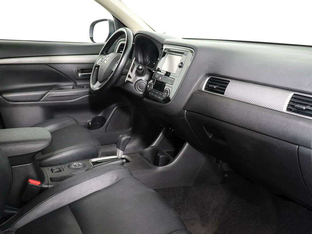Купить Mitsubishi Outlander с пробегом. Фото: #5