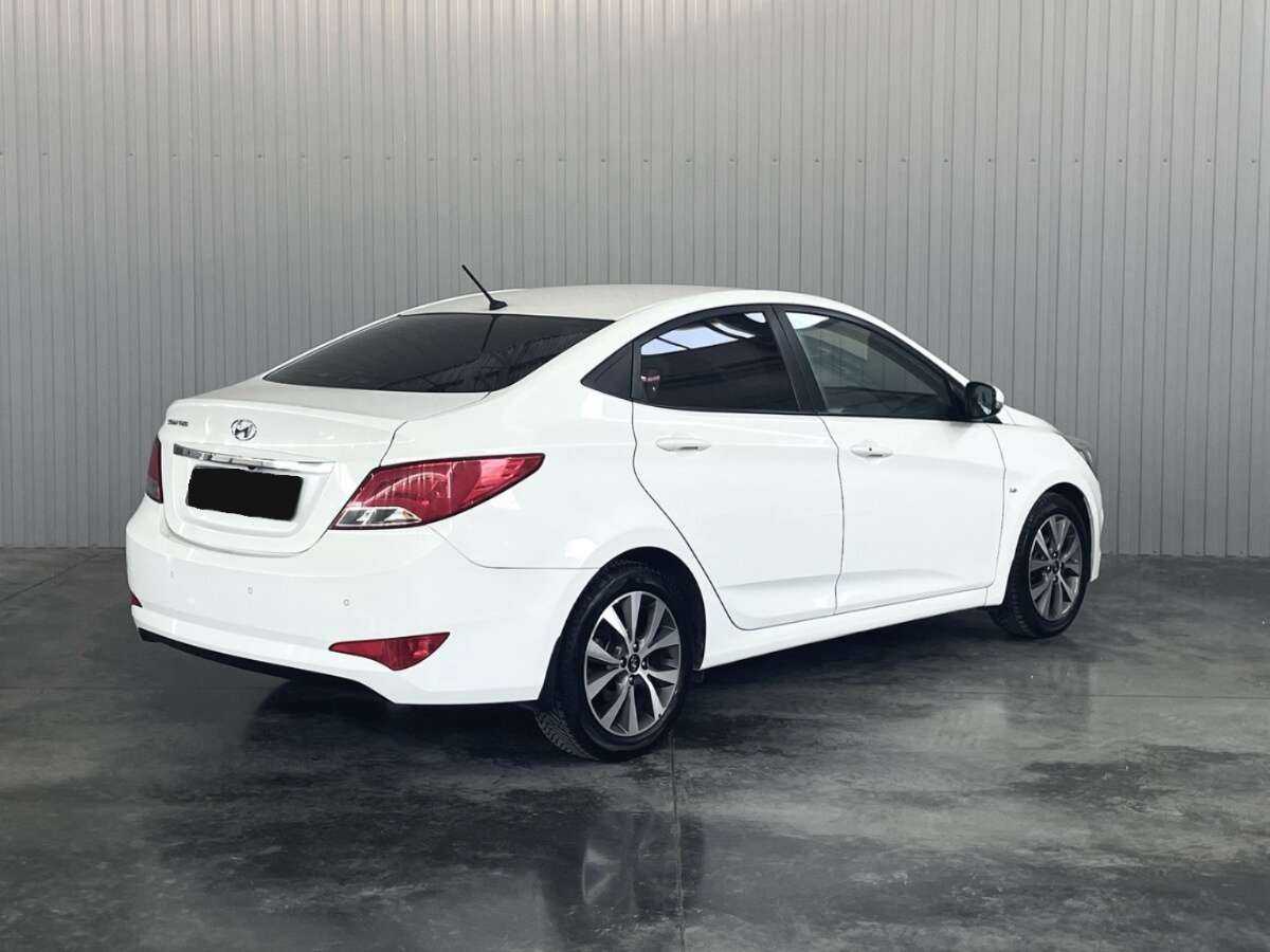Купить Hyundai Solaris с пробегом. Фото: #4