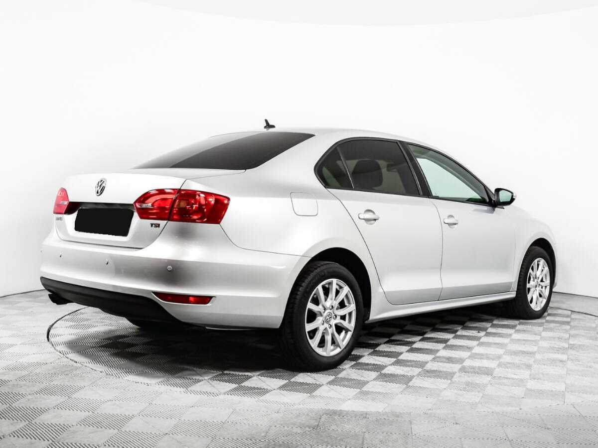 Купить Volkswagen Jetta с пробегом. Фото: #4