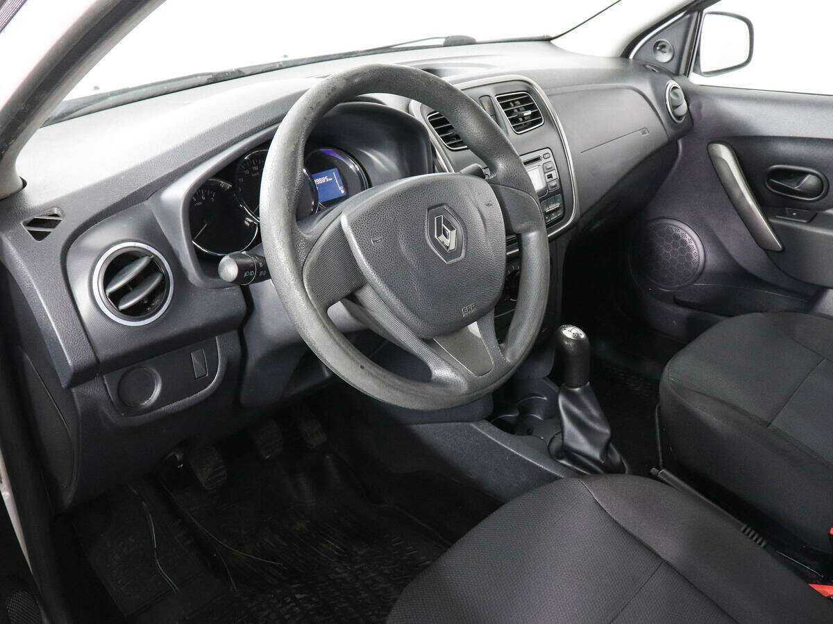 Купить Renault Logan с пробегом. Фото: #4