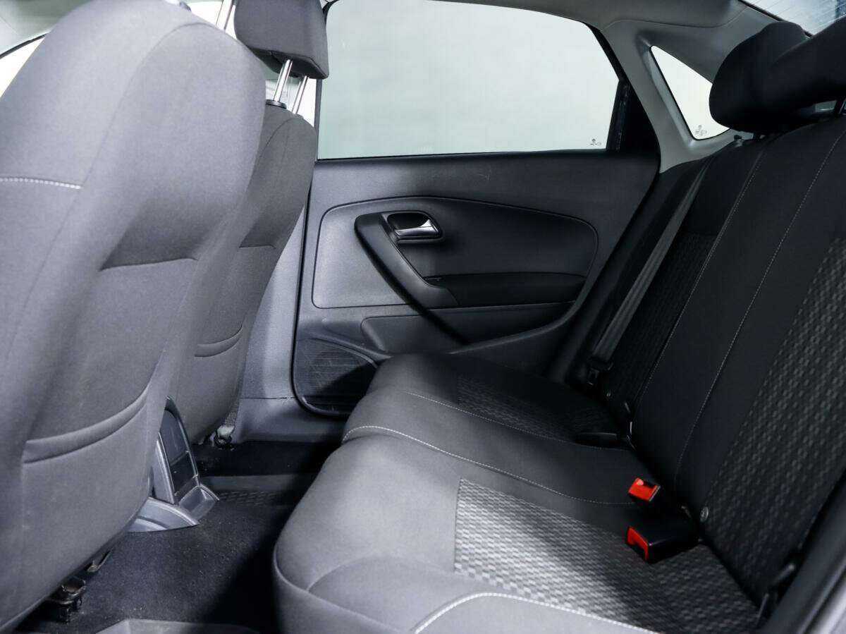 Купить Volkswagen Polo с пробегом. Фото: #10