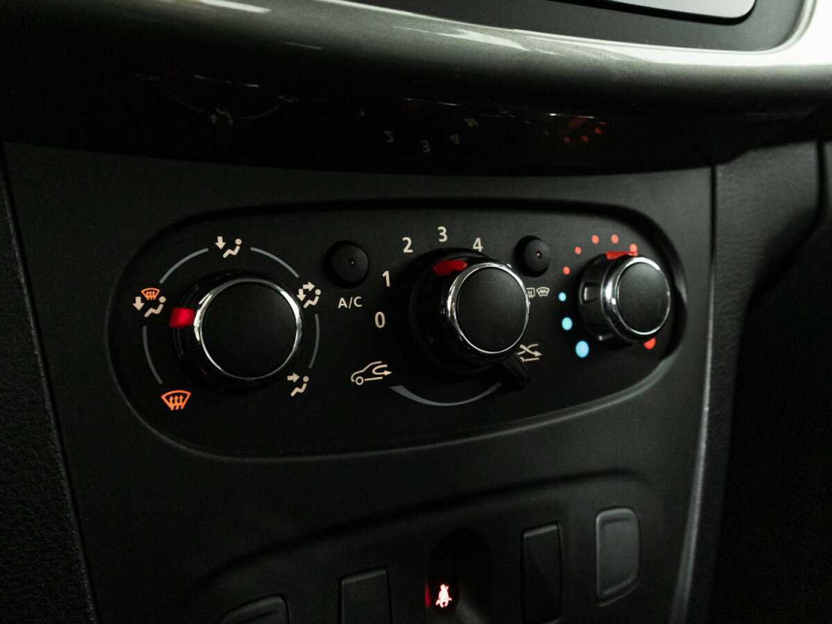 Купить Renault Sandero с пробегом. Фото: #13