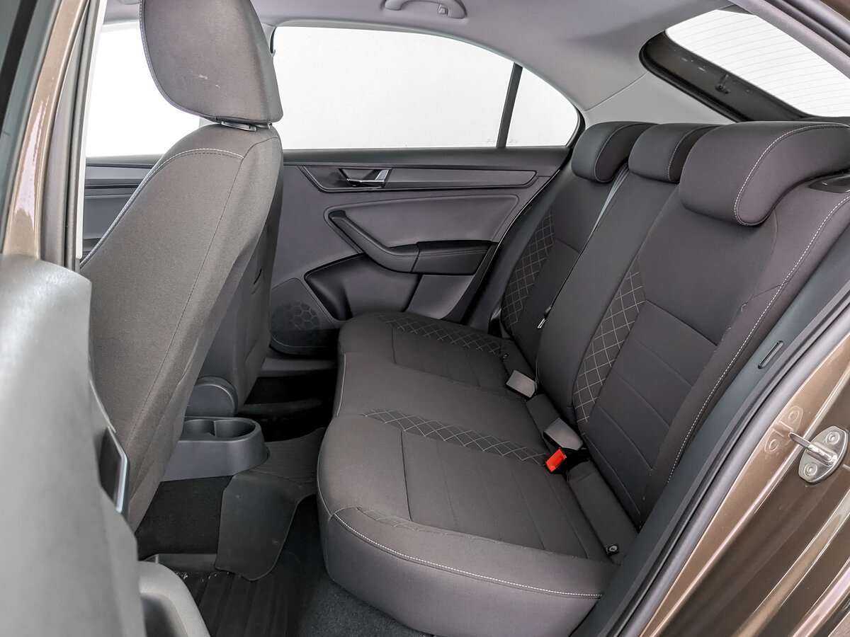 Купить Skoda Rapid с пробегом. Фото: #8