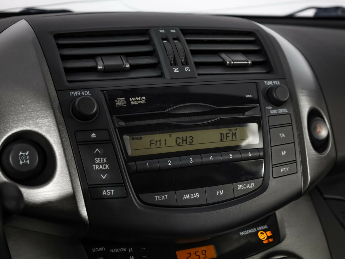 Купить Toyota RAV4 с пробегом. Фото: #12