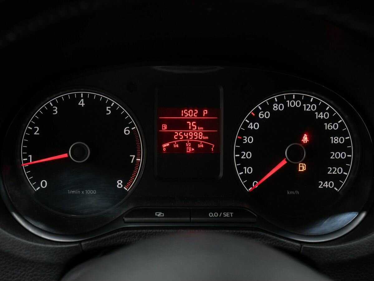 Купить Volkswagen Polo с пробегом. Фото: #17