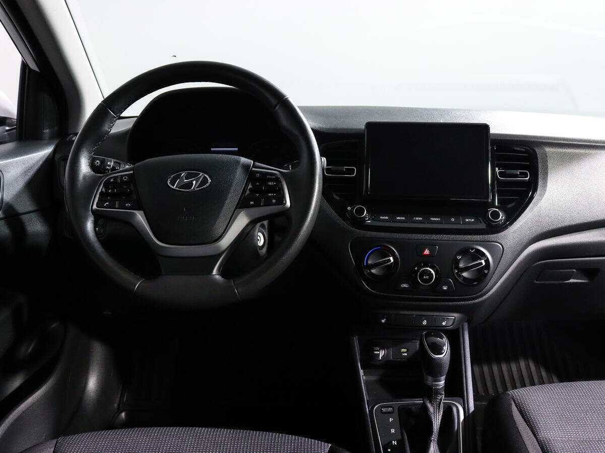Купить Hyundai Solaris с пробегом. Фото: #9