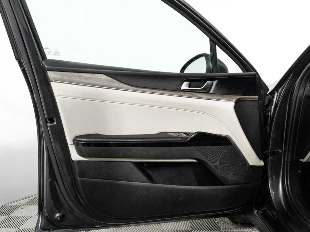 Купить Kia K5 с пробегом. Фото: #24