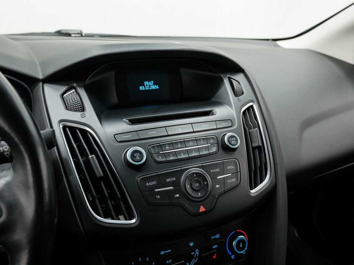 Купить Ford Focus с пробегом. Фото: #18