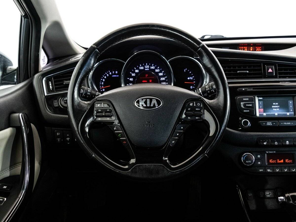Купить Kia Ceed с пробегом. Фото: #11