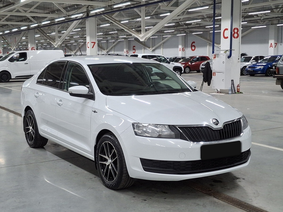 Купить Skoda Rapid с пробегом. Фото: #2