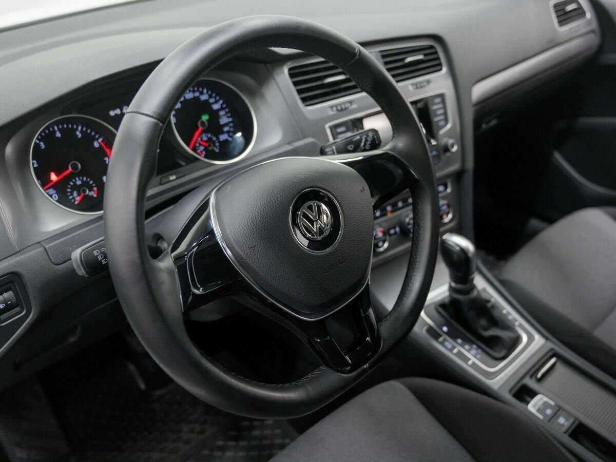 Купить Volkswagen Golf с пробегом. Фото: #16