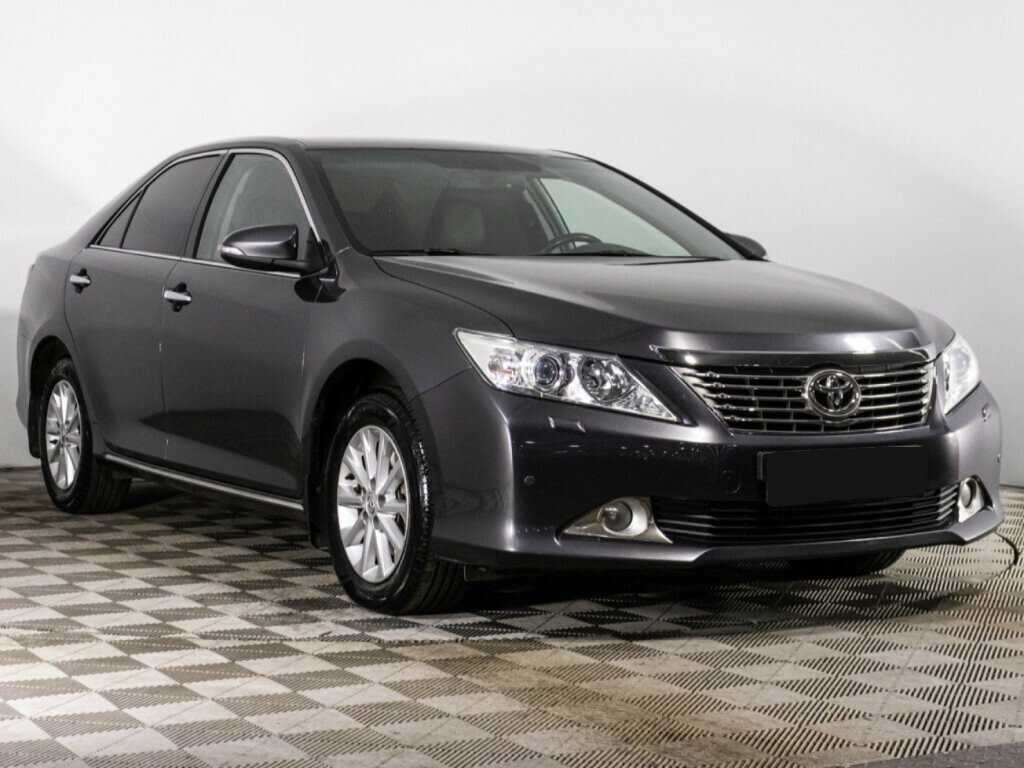 Купить Toyota Camry с пробегом. Фото: #2
