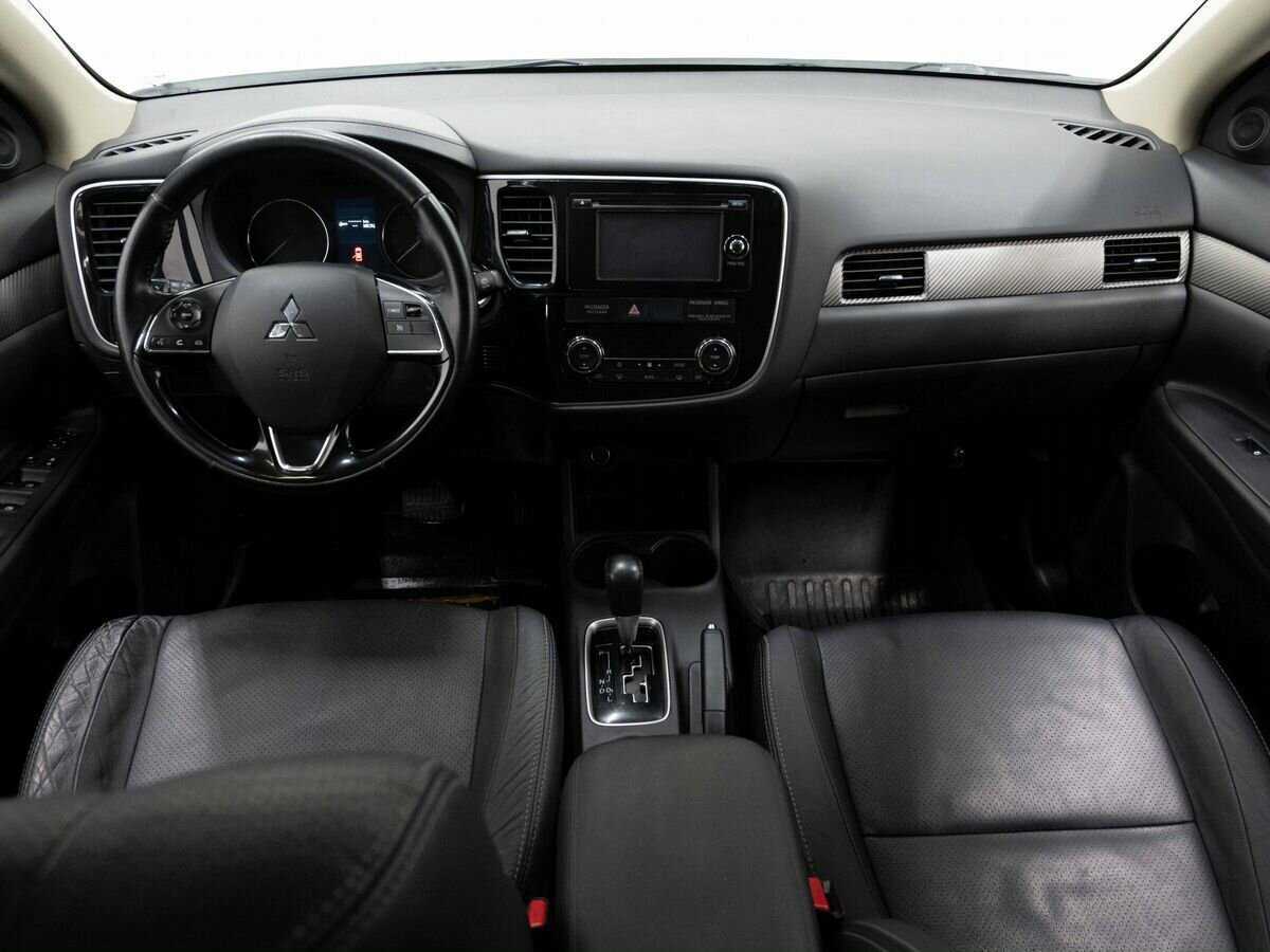 Купить Mitsubishi Outlander с пробегом. Фото: #14