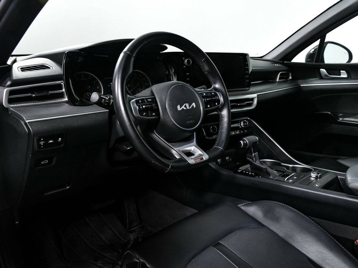 Купить Kia K5 с пробегом. Фото: #11
