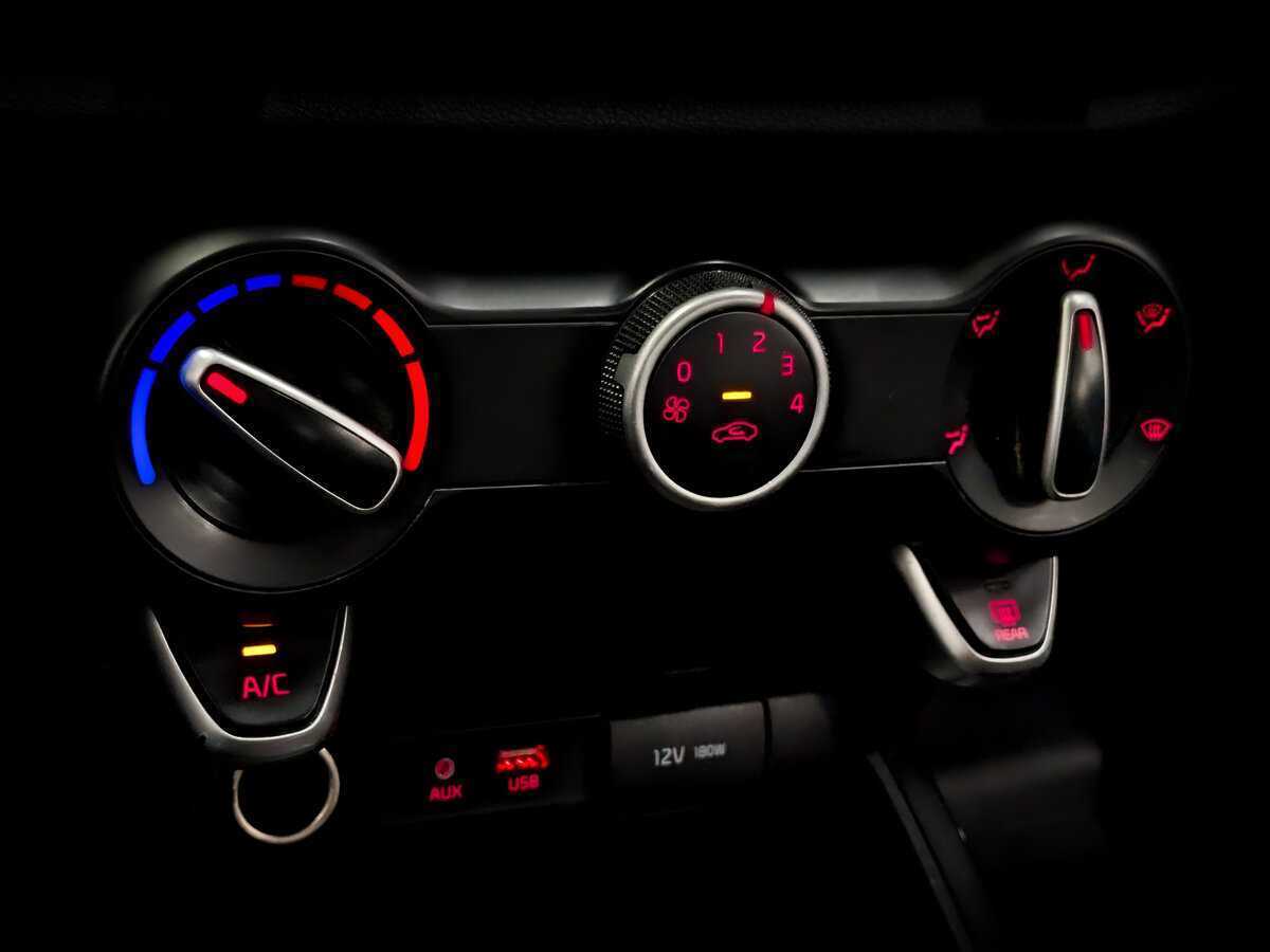 Купить Kia Rio с пробегом. Фото: #22