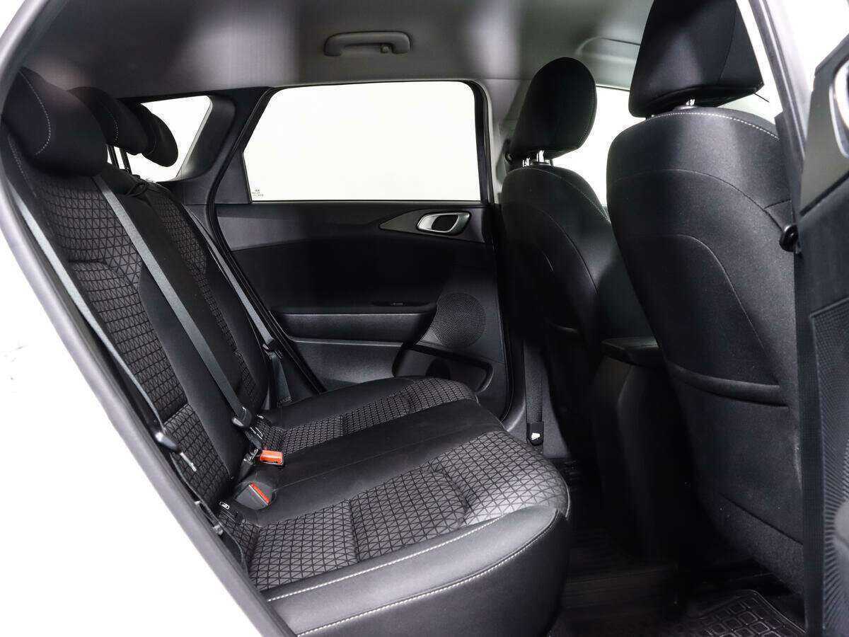 Купить Kia Ceed с пробегом. Фото: #13