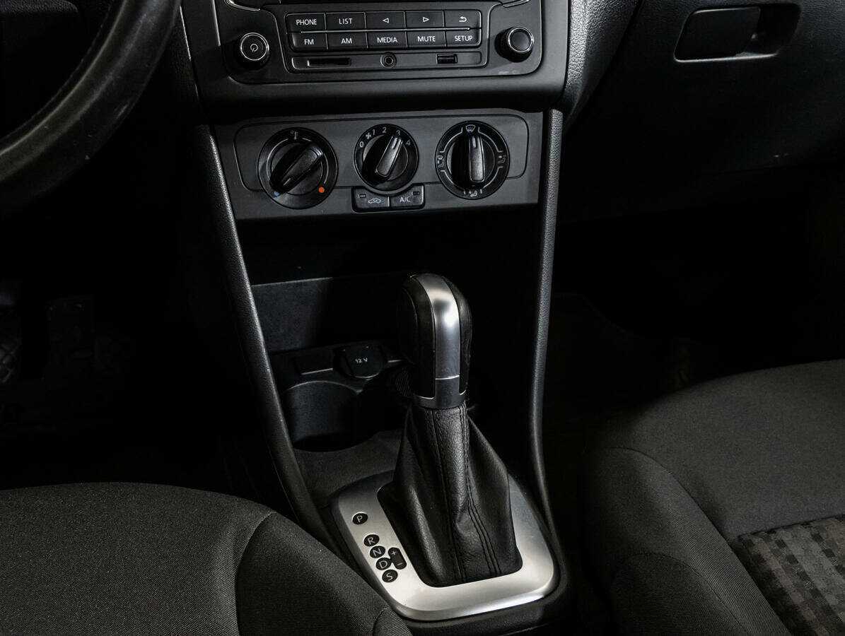 Купить Volkswagen Polo с пробегом. Фото: #12