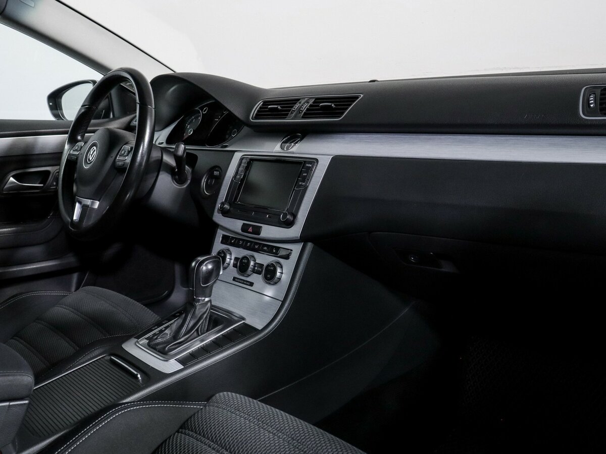 Купить Volkswagen Passat CC с пробегом. Фото: #6