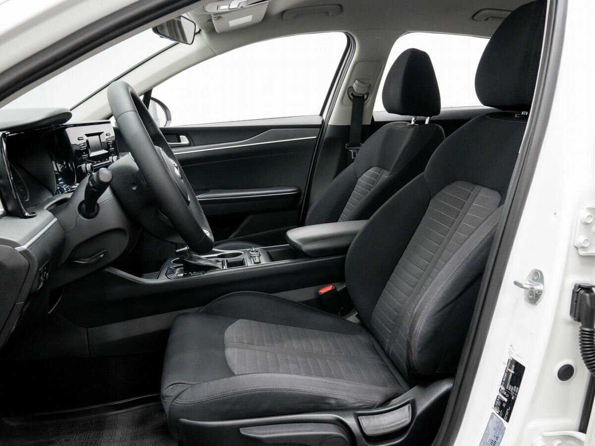 Купить Kia K5 с пробегом. Фото: #13