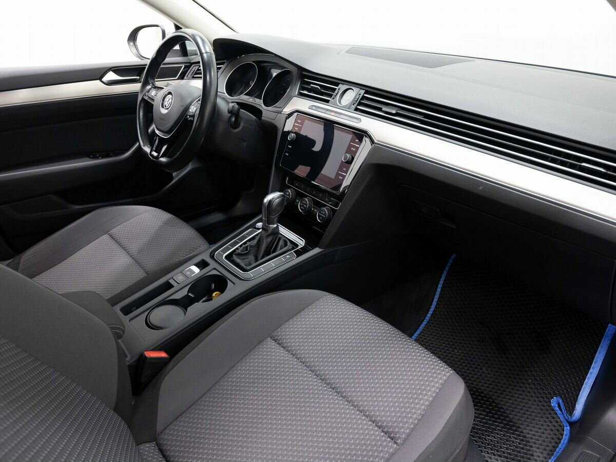 Купить Volkswagen Passat с пробегом. Фото: #11