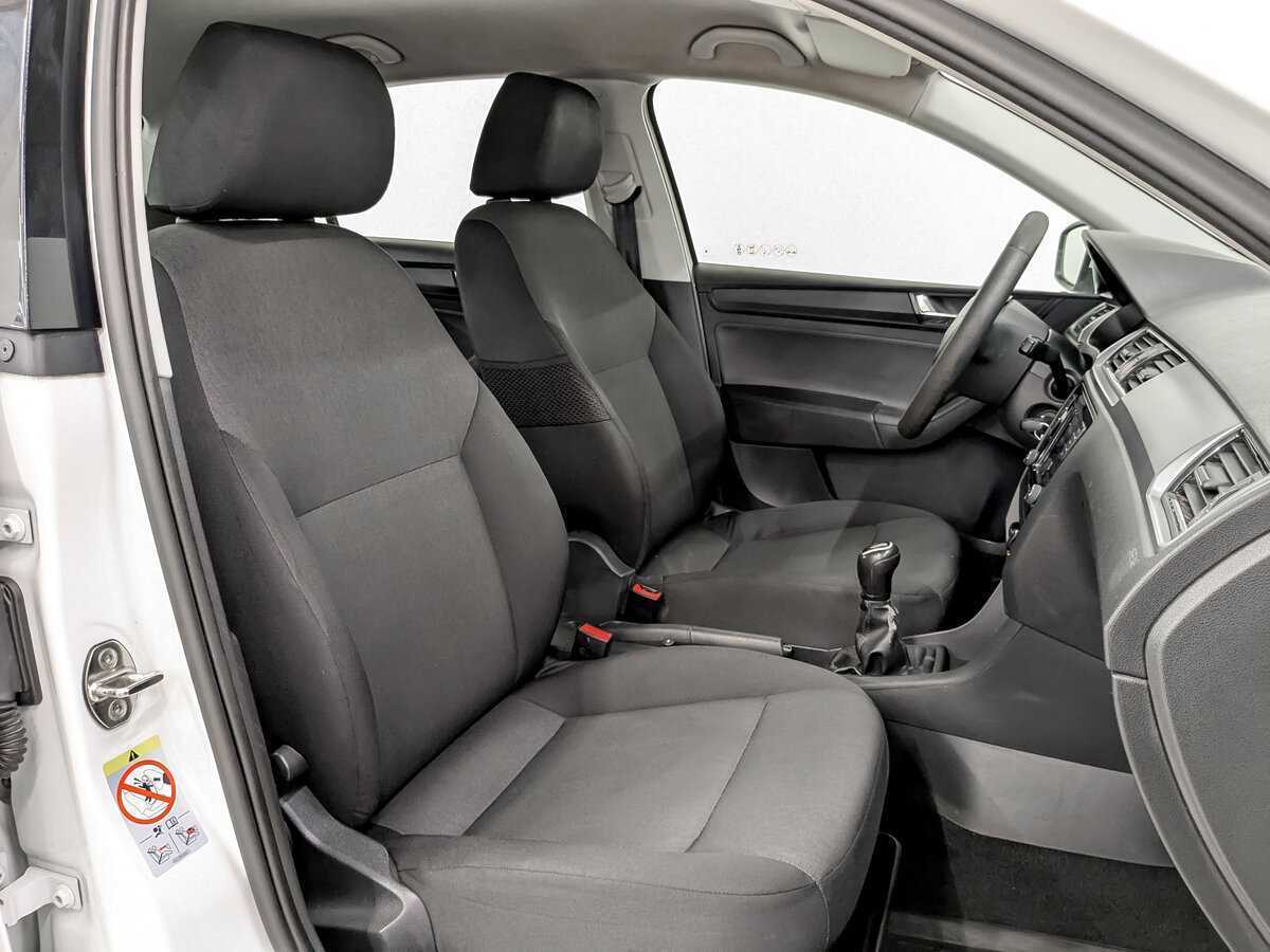 Купить Skoda Rapid с пробегом. Фото: #21