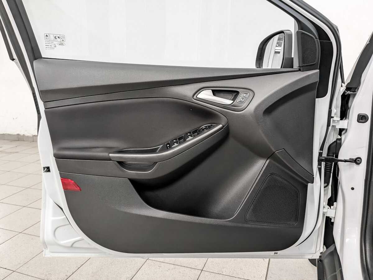 Купить Ford Focus с пробегом. Фото: #18