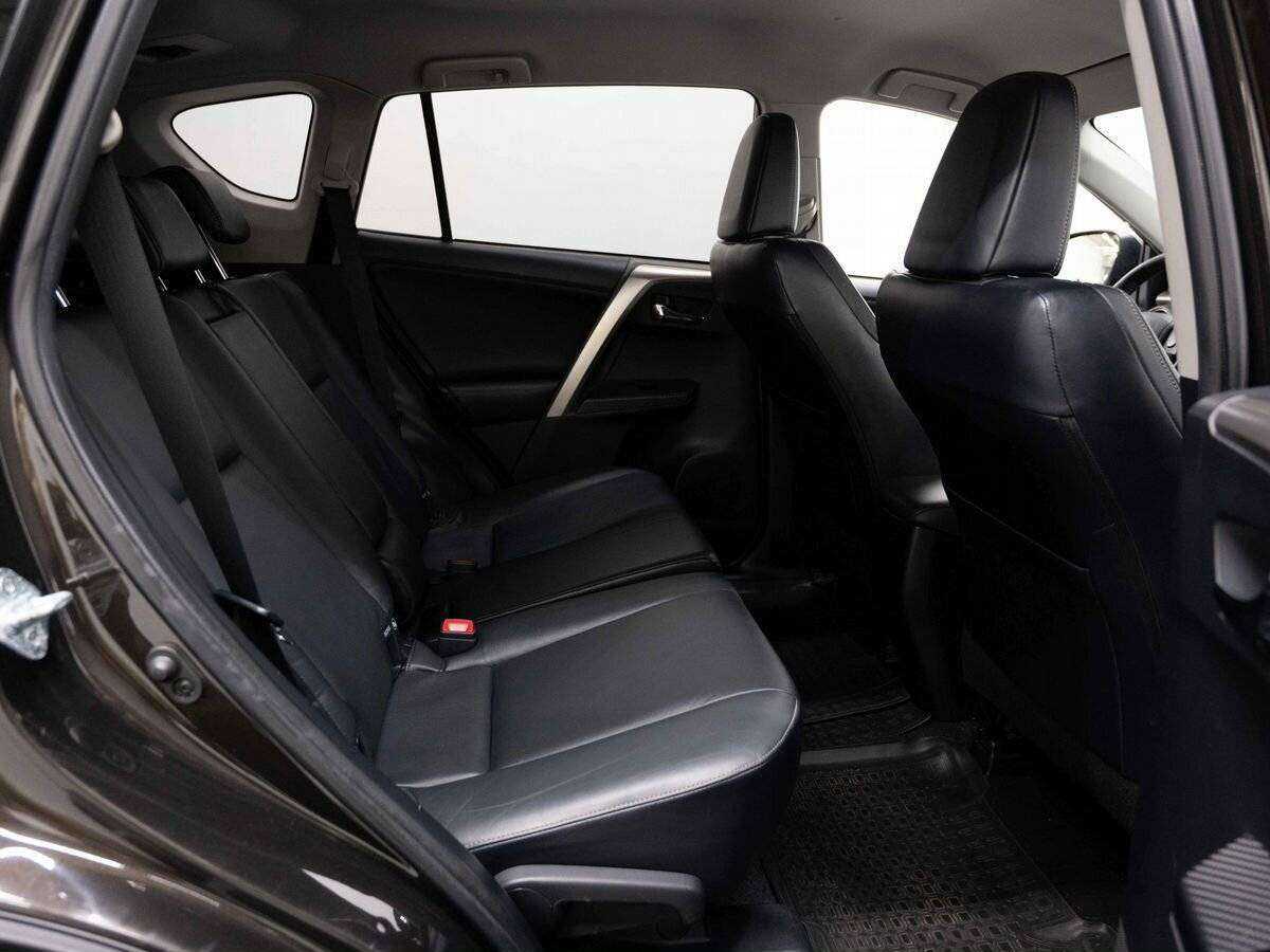Купить Toyota RAV4 с пробегом. Фото: #9