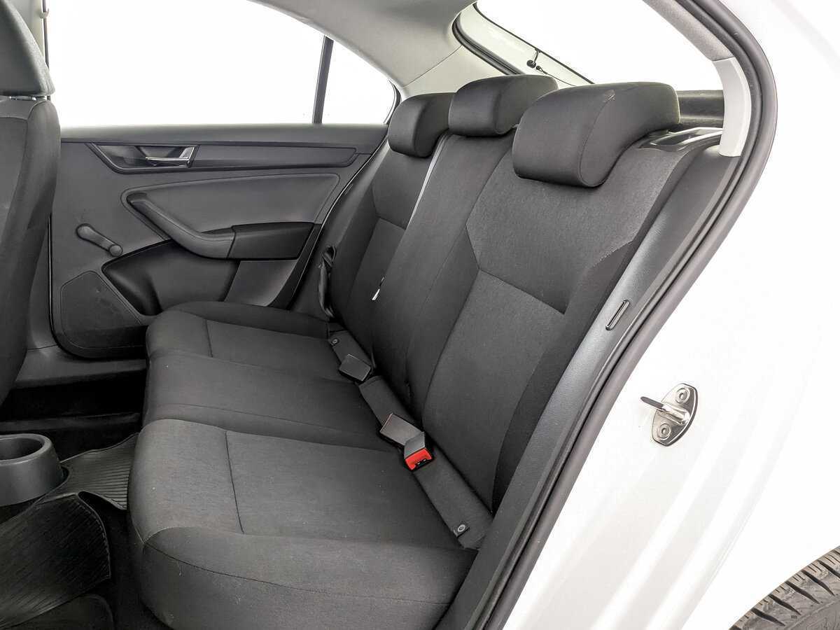 Купить Skoda Rapid с пробегом. Фото: #11