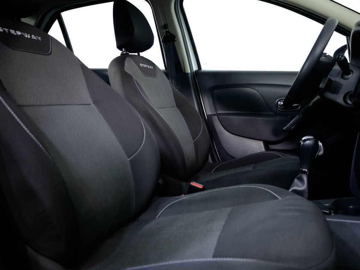 Купить Renault Logan с пробегом. Фото: #10